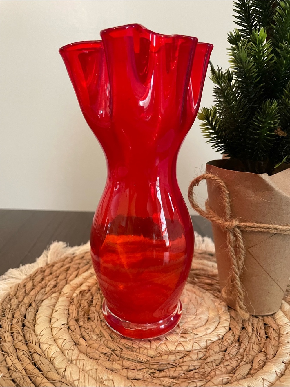 Vintage Red and Orange Glass Vase - Picture 4 of 8